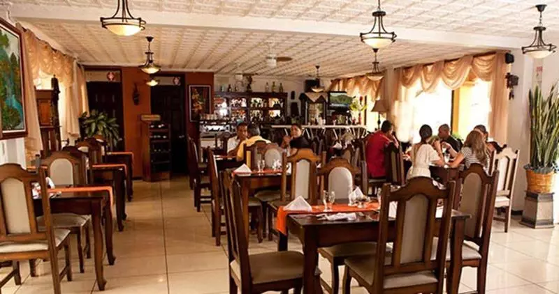 هتل Y Restaurante El Guarco