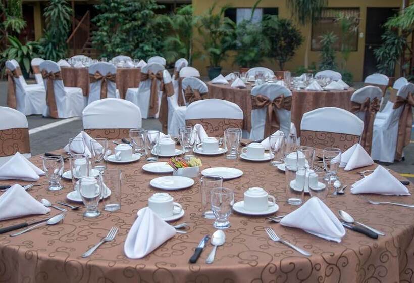 Отель Y Restaurante El Guarco