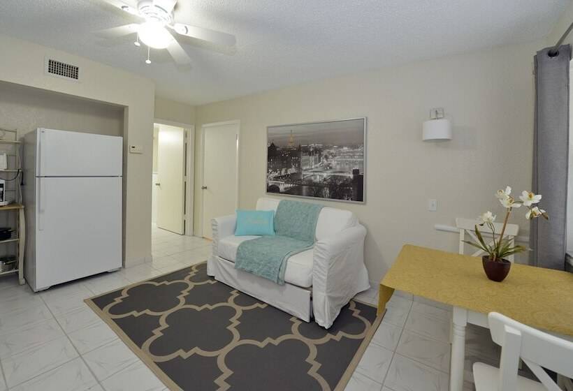 فندق على الطريق Hollywood By The Sea