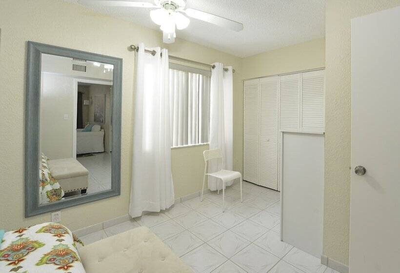 فندق على الطريق Hollywood By The Sea