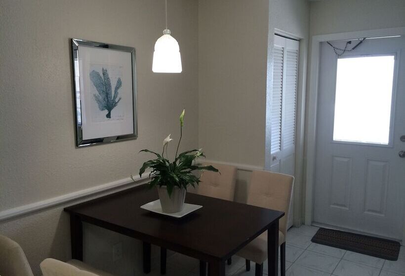 فندق على الطريق Hollywood By The Sea