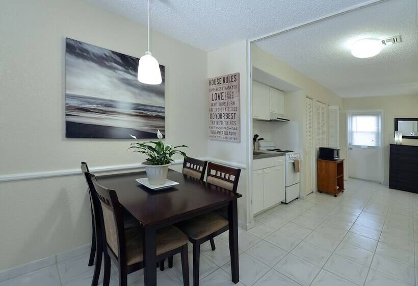 فندق على الطريق Hollywood By The Sea