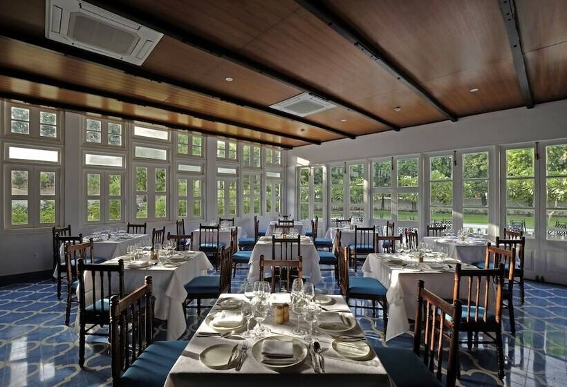 אתר נופש Saraca Hotel Lucknow