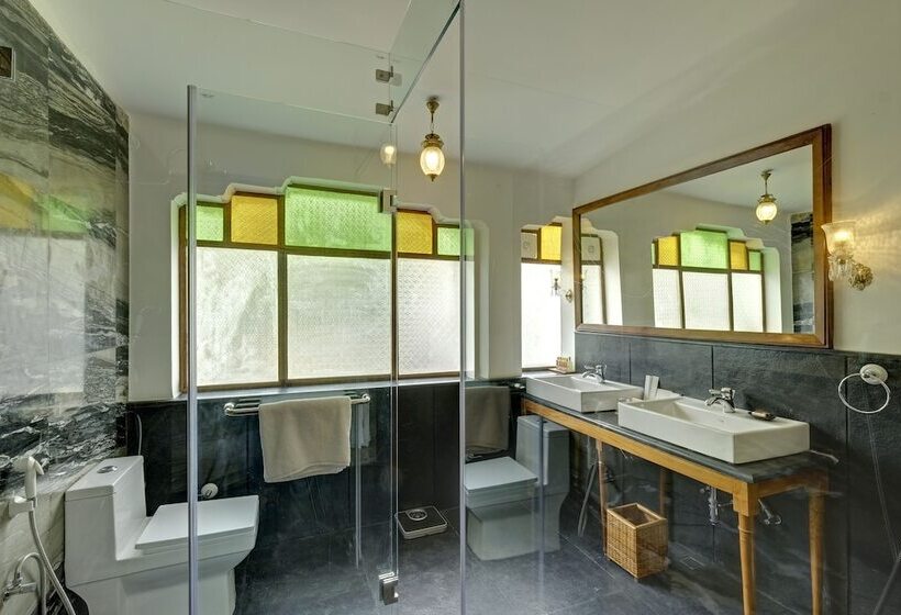 אתר נופש Saraca Hotel Lucknow