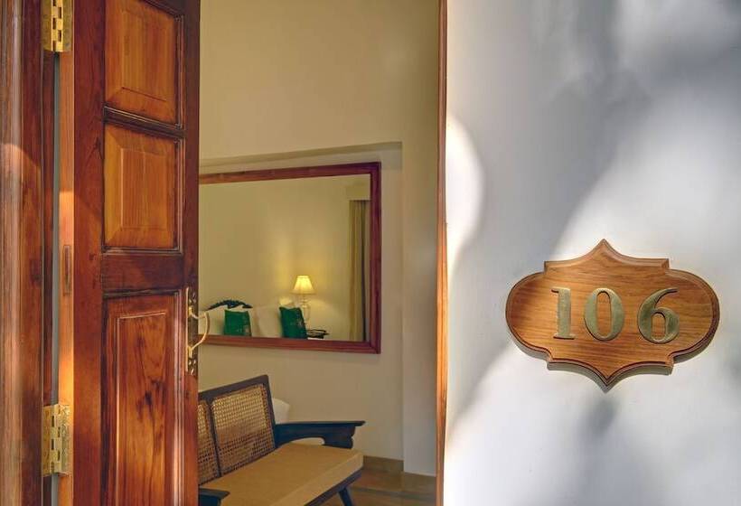 אתר נופש Saraca Hotel Lucknow