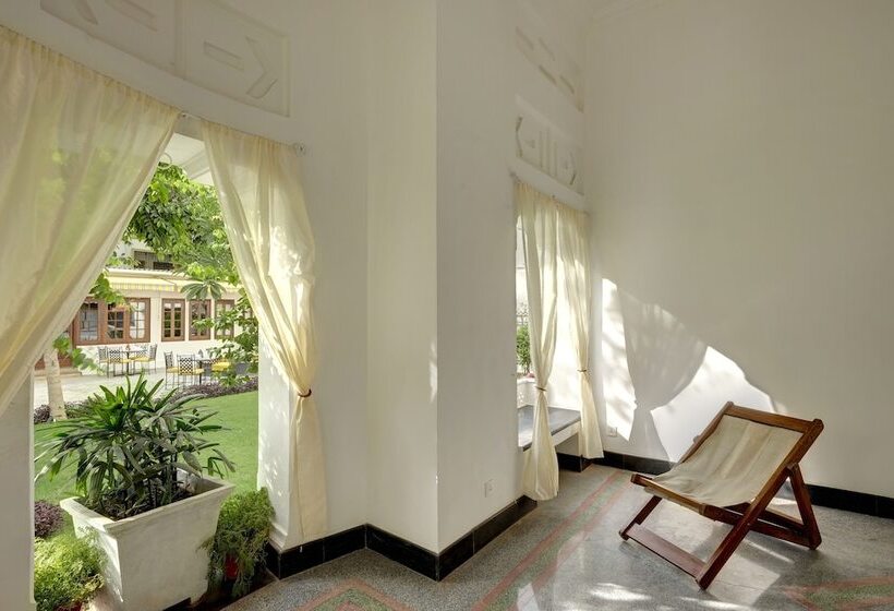 אתר נופש Saraca Hotel Lucknow