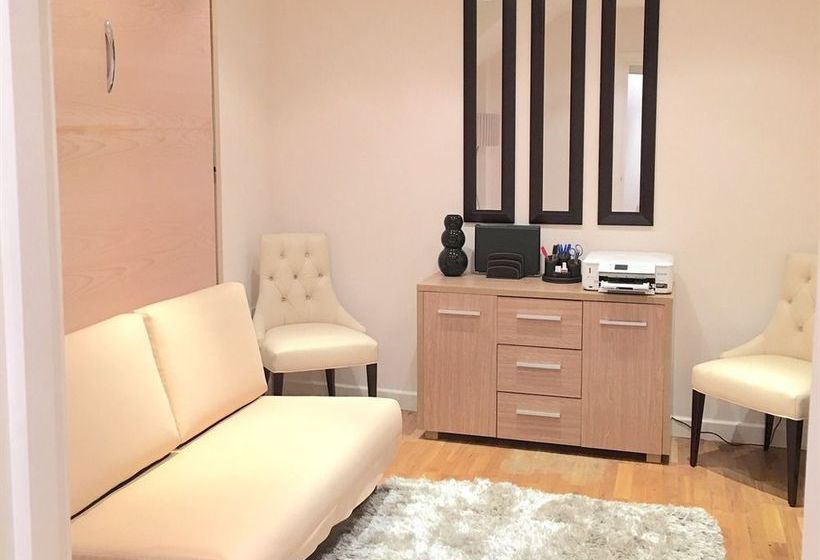 Westminster Studio Apartment