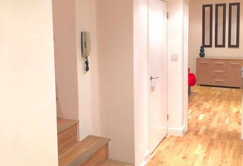 Westminster Studio Apartment