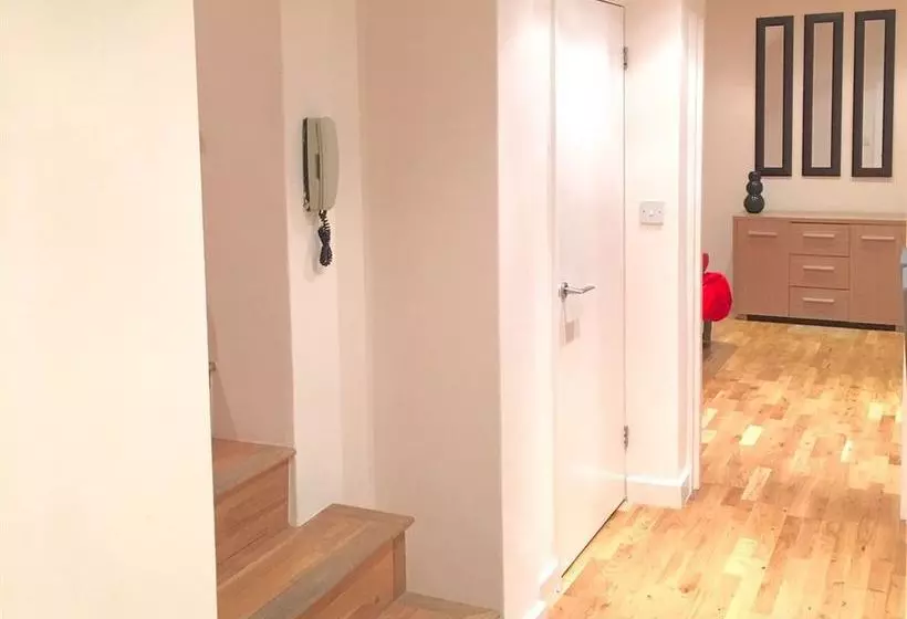 Westminster Studio Apartment