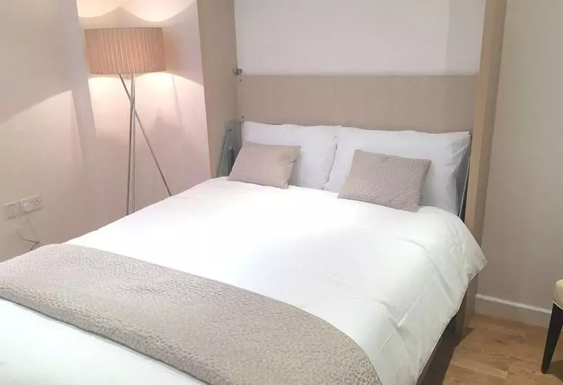 Westminster Studio Apartment