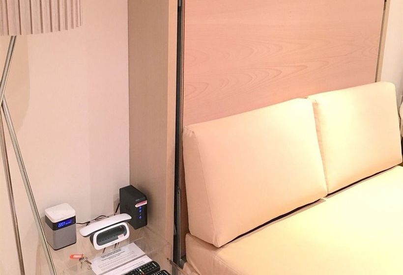 Westminster Studio Apartment