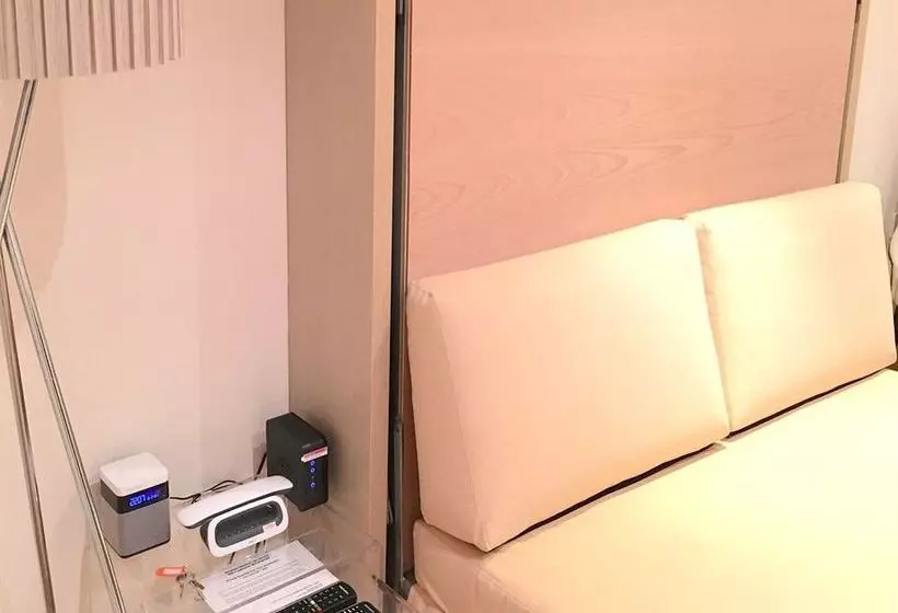 Westminster Studio Apartment