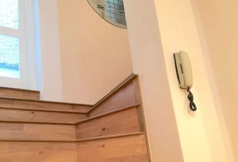 Westminster Studio Apartment