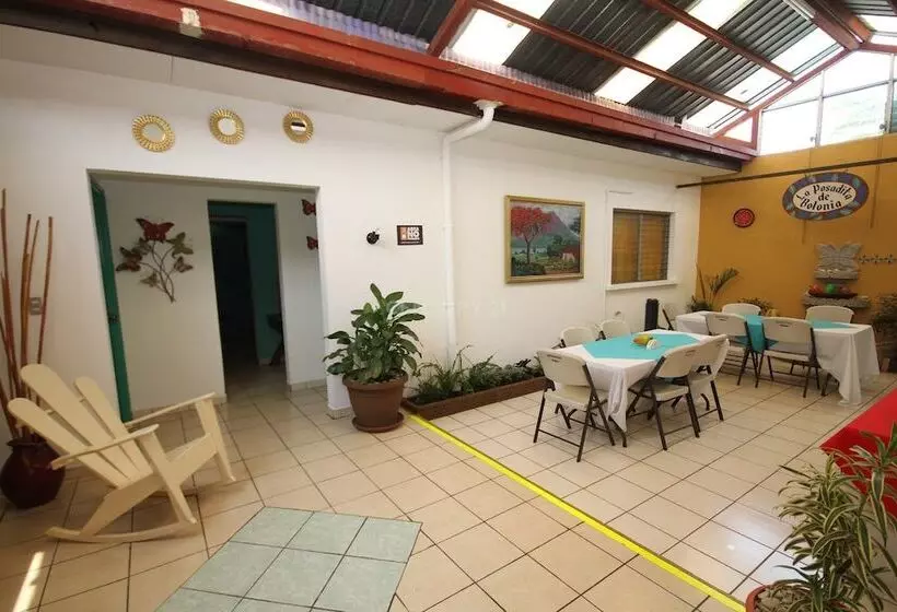 تختخواب و صبحانه La Posadita De Bolonia