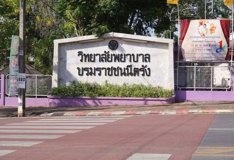 هتل Chompu Nakarin Apartment