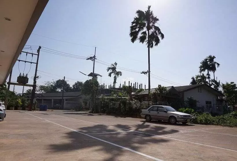 هتل Chompu Nakarin Apartment