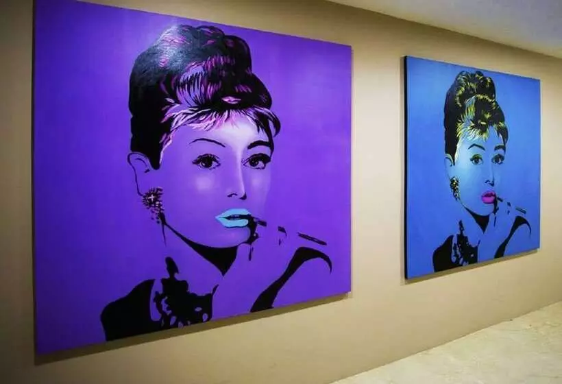 هتل Merchant Art Boutique