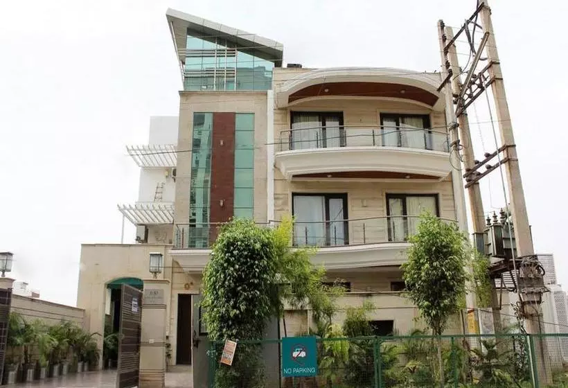 ホテル Oyo Premium Cyber City Phase 3