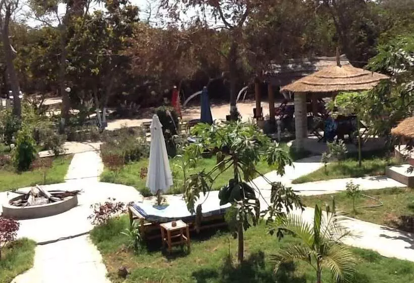 هتل Tanji Bird Reserve Eco Lodge   Adults Only