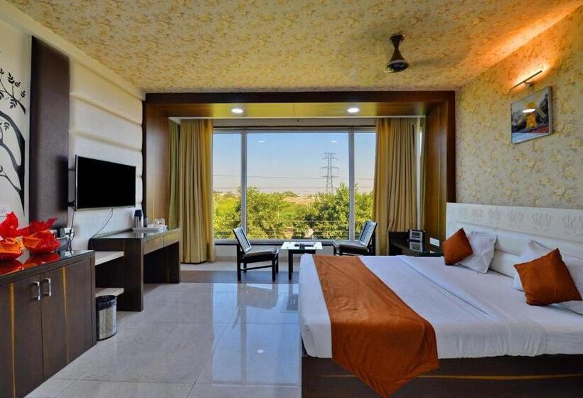 בית מלון כפרי Tilak