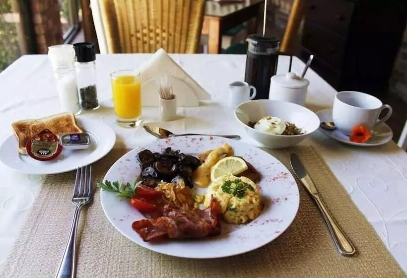 پانسیون Amani Guest Lodge