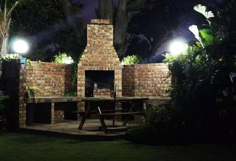 پانسیون Amani Guest Lodge