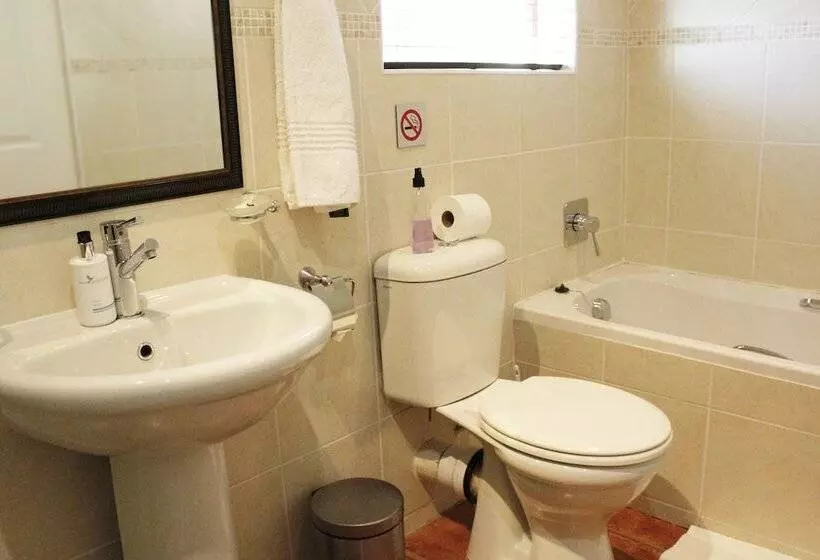 پانسیون Amani Guest Lodge