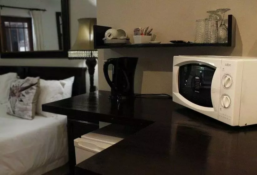 پانسیون Amani Guest Lodge