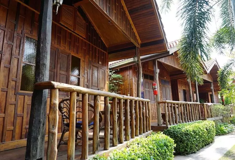 پانسیون J & J Guesthouse