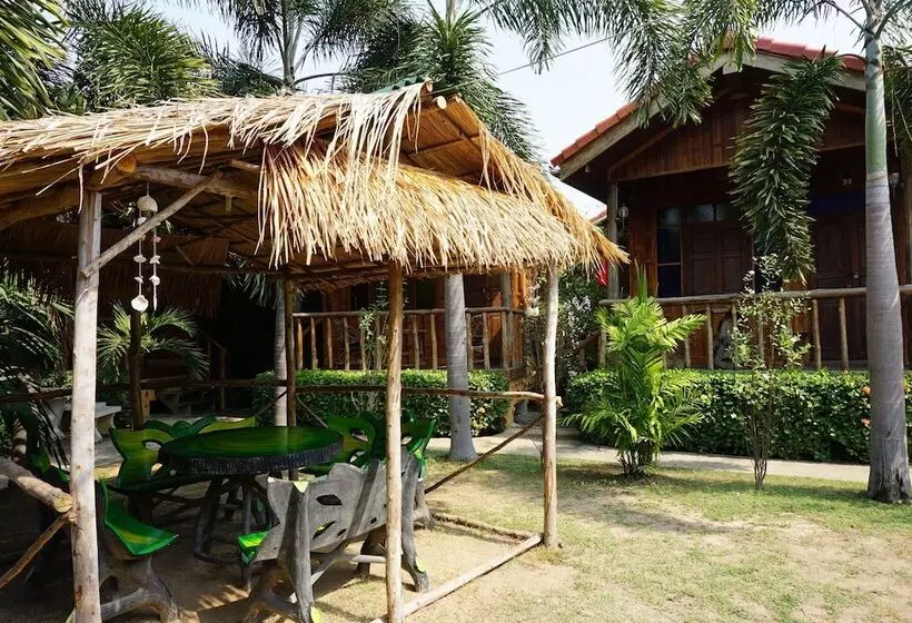 پانسیون J & J Guesthouse