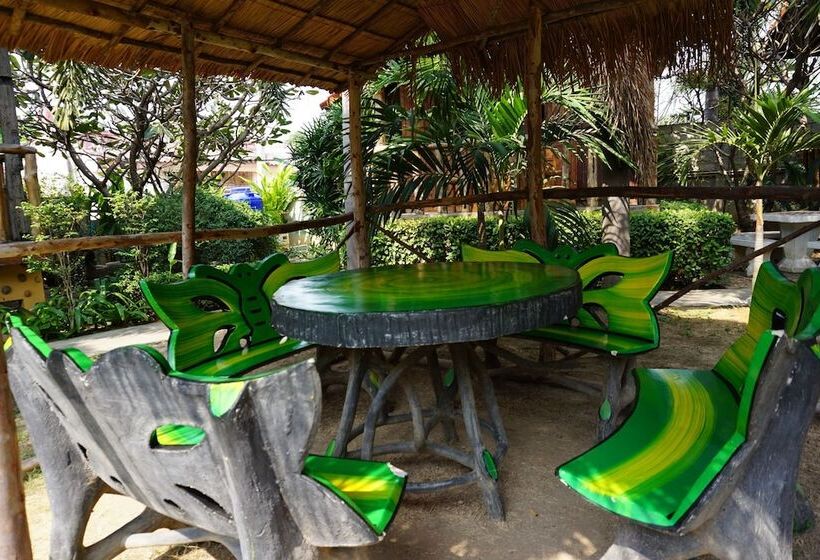 بنسيون J & J Guesthouse