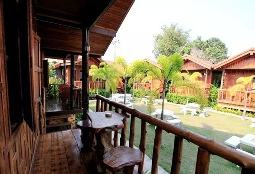 پانسیون J & J Guesthouse