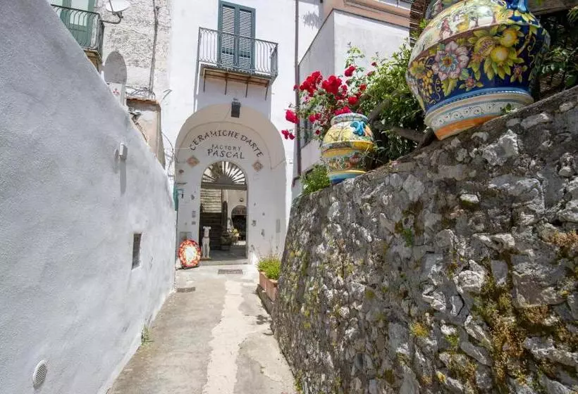 Ravello House