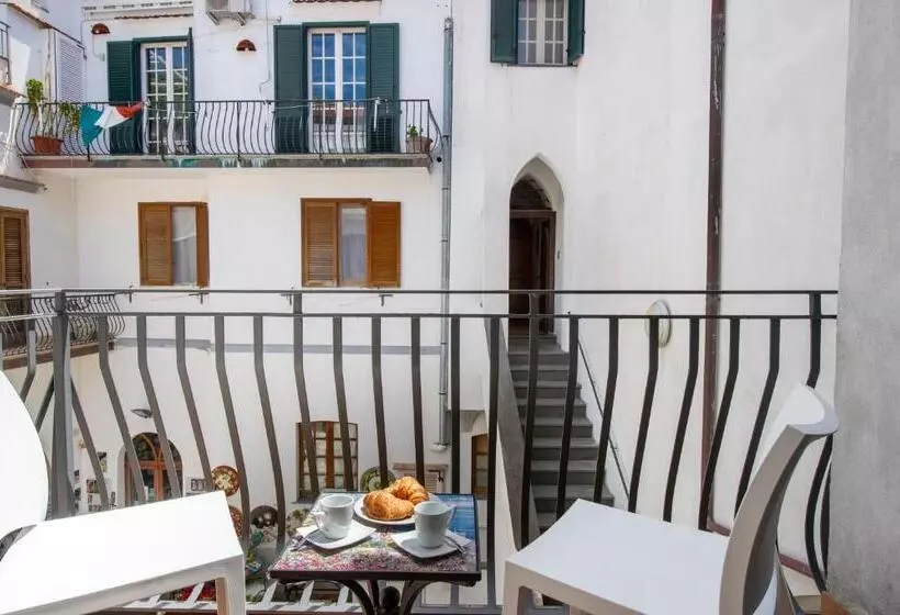 Ravello House