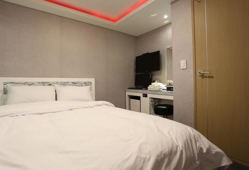 Hotel Top Myeongdong