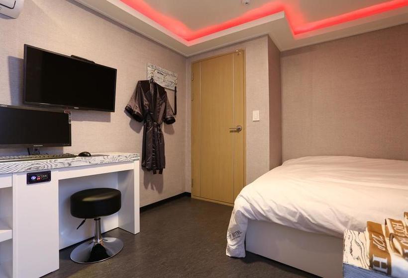 Hotel Top Myeongdong