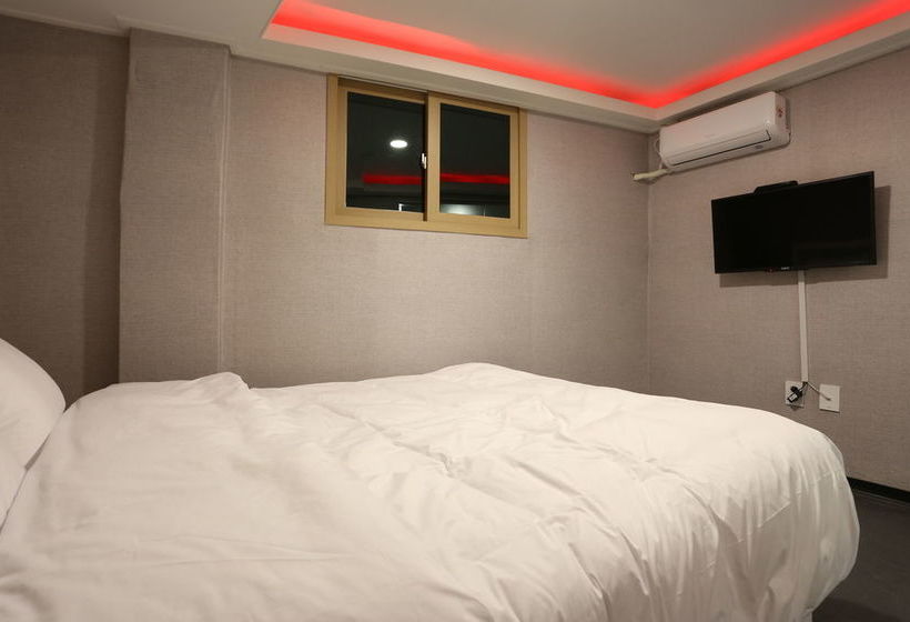 Hotel Top Myeongdong