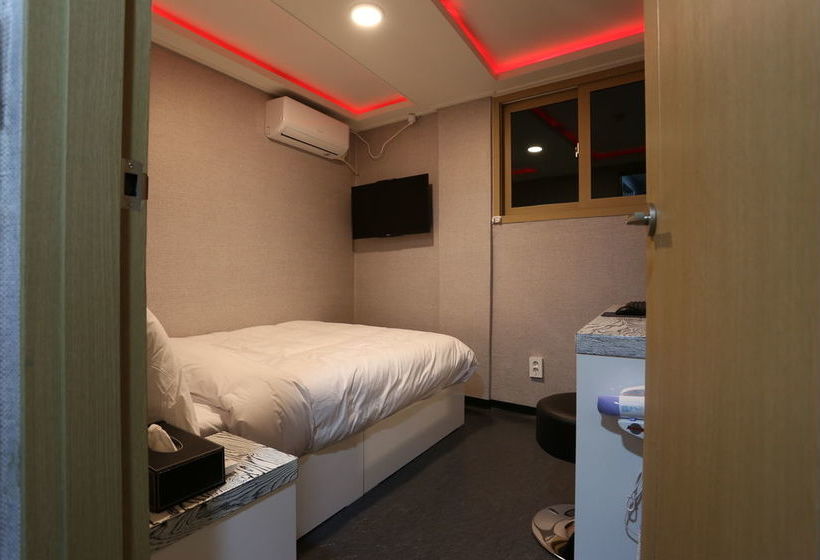 Hotel Top Myeongdong