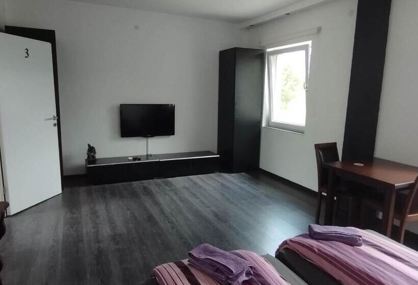 بنسيون стаи за гости La Place студен кладенец