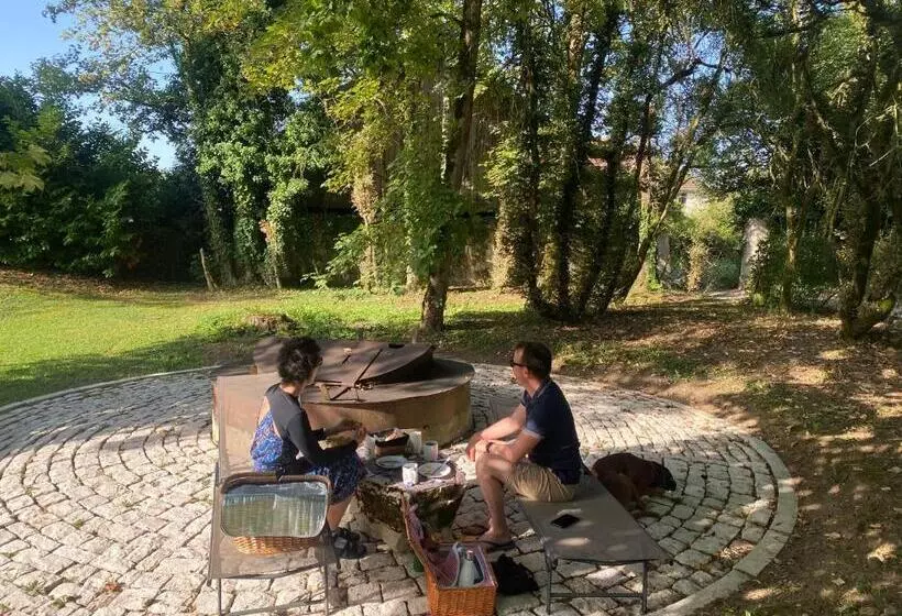 Aamiaismajoitus (B&B) L’orangerie De Malpas