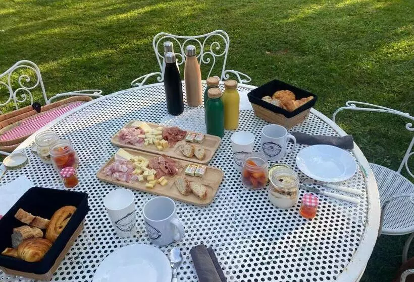 Aamiaismajoitus (B&B) L’orangerie De Malpas