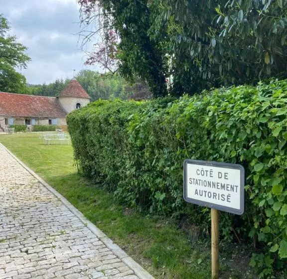 Aamiaismajoitus (B&B) L’orangerie De Malpas