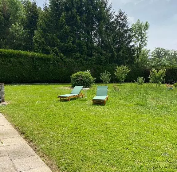 Aamiaismajoitus (B&B) L’orangerie De Malpas