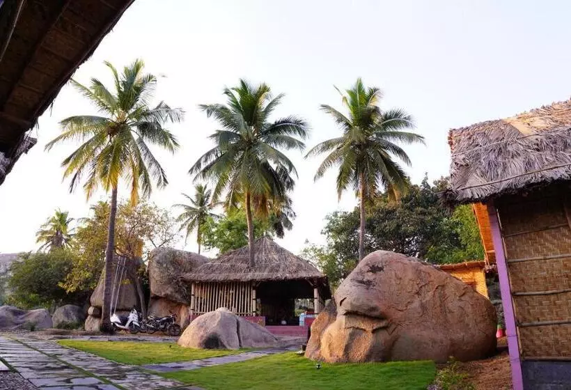 Majatalo Hampi Crzy Panda