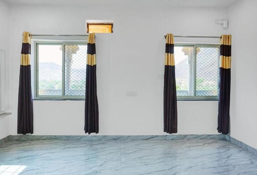 Spot On Hotel Raj Villa