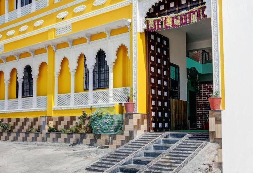 Spot On Hotel Raj Villa