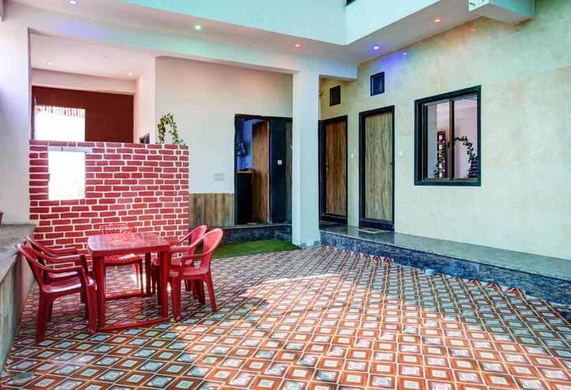 Spot On Hotel Raj Villa