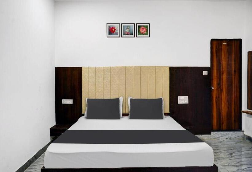 Spot On Hotel Raj Villa