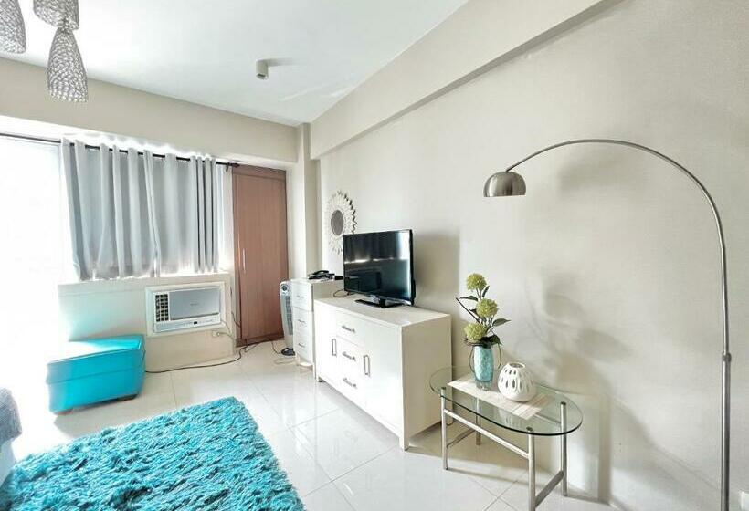 Big Condo Across Manila Airport W/ Wifi