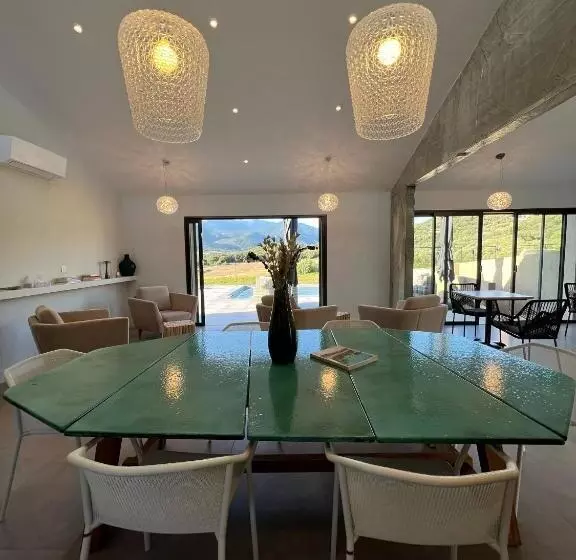 Hotelli Le Petit Hôtel De Pianottoli Caldarello